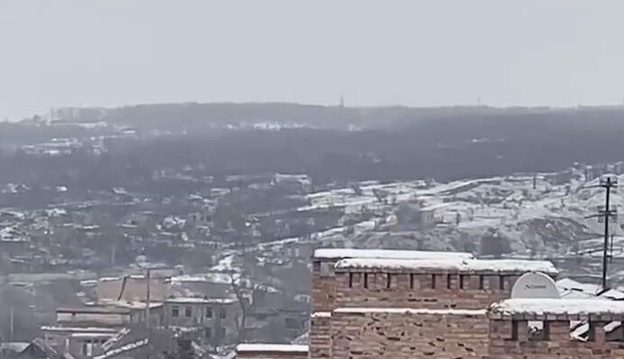 В Бахмуте беларусы уничтожили наблюдательный пункт россиян: видео удара