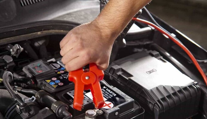 Почему аккумулятор в авто разряжается 