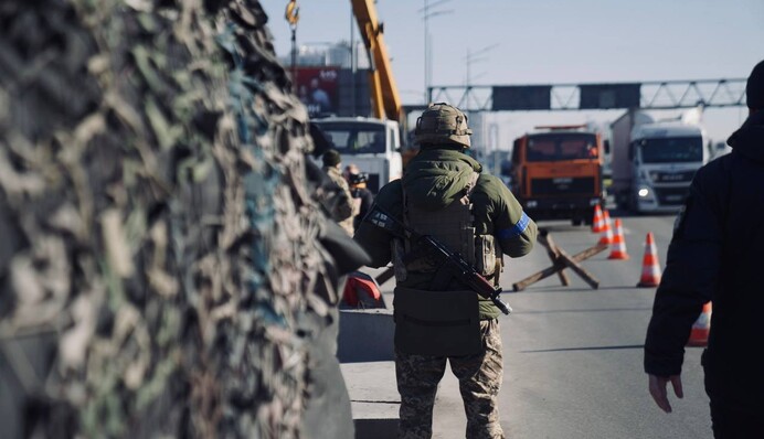 Усиленные блокпосты и укрепления: Киев готовится к новой атаке России, видео