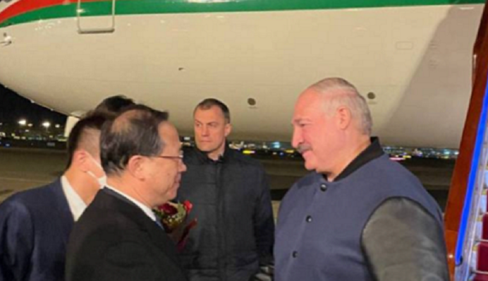 Лукашенко прибув до Китаю: що відомо про візит