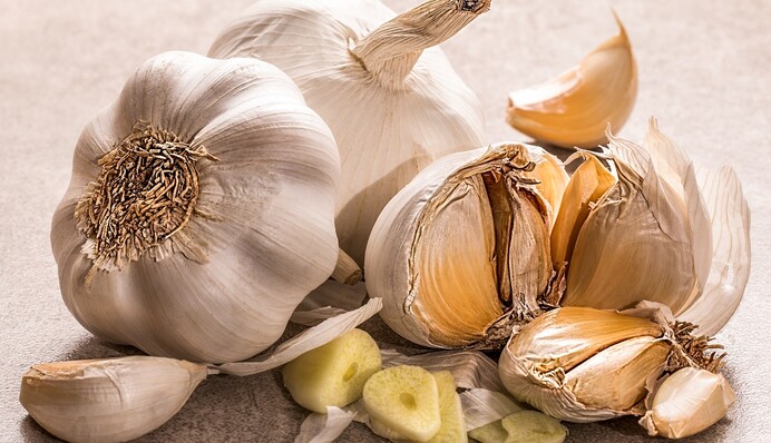Правда ли чеснок помогает лечить простуду: ответ экспертов