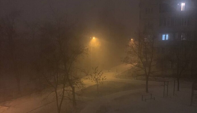 Чи був грім? Мешканці Києва чули гучний звук, пішов сніг із грозою