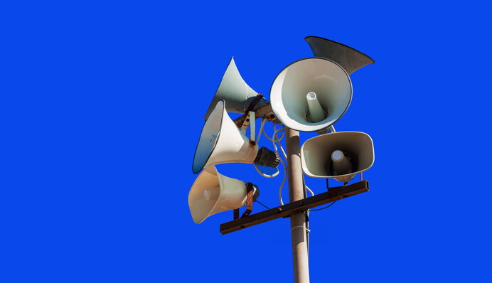 В ряде городов Украины звучат взрывы: объявлена тревога