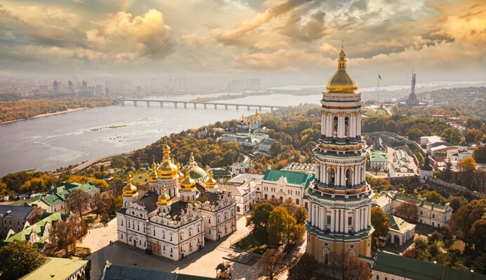 Выселение УПЦ МП из Лавры: глава Минкульта сделал священникам предупреждение