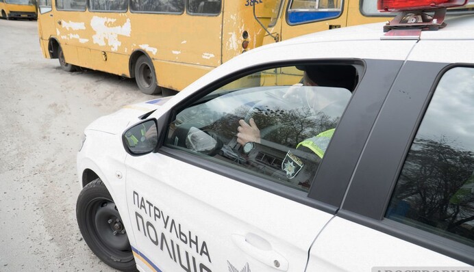 Имеет ли право полицейский требовать от водителя протокол техосмотра: украинцам дали ответ