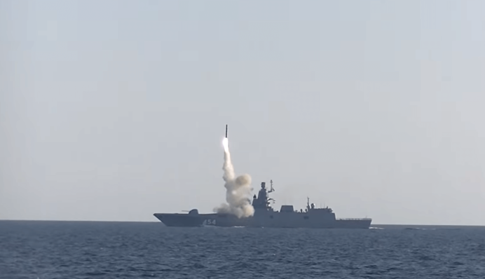 Нетипичная активность и количество кораблей РФ: украинцев предупредили об угрозе с моря