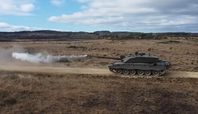 Танкісти ЗСУ вміло освоюють танки Challenger 2: кадри навчань