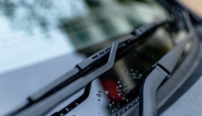 Знать формулу и сэкономить: как выбрать весенний омыватель стекла для автомобиля