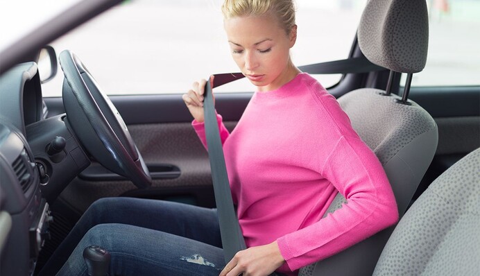 Пасок безпеки може бути небезпечним: що робити, якщо його заклинило