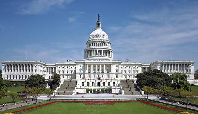 Дотиснути Путіна: Байдена попросили передати до Гааги докази злочинів РФ