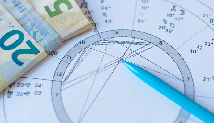 Когда тратить, а когда нет: финансовый календарь на апрель