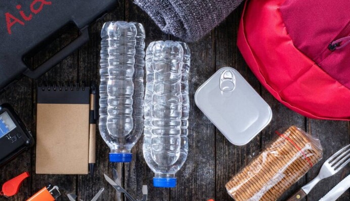 У центрі Москви на білбордах дають інструкцію зі складання 