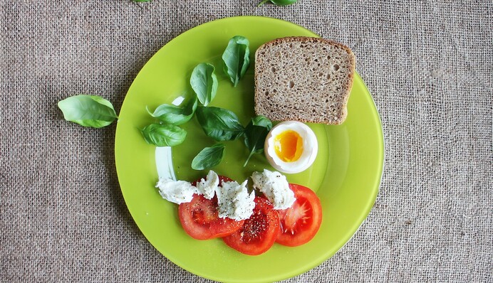 Что есть на ужин, чтобы улучшить сон: советы врача