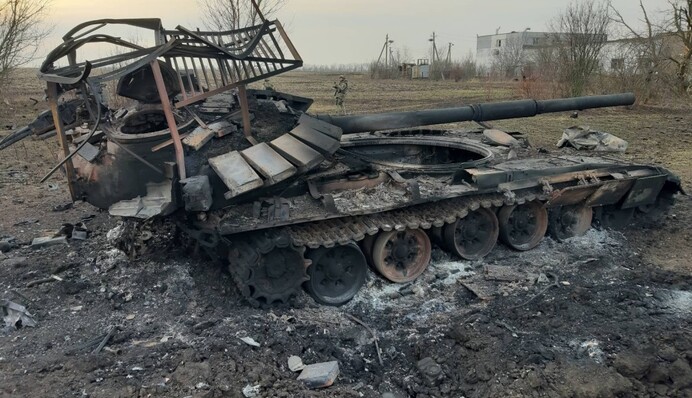 "М'яса" для м'ясорубок дедалі менше: на що вирішила піти Росія у війні проти України