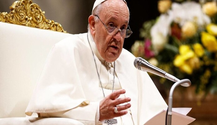 Папу Римського терміново ушпиталили: що відомо про хворобу
