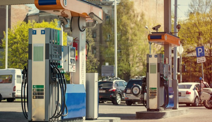 У березні в Україні впали ціни на пальне: експерти озвучили причини