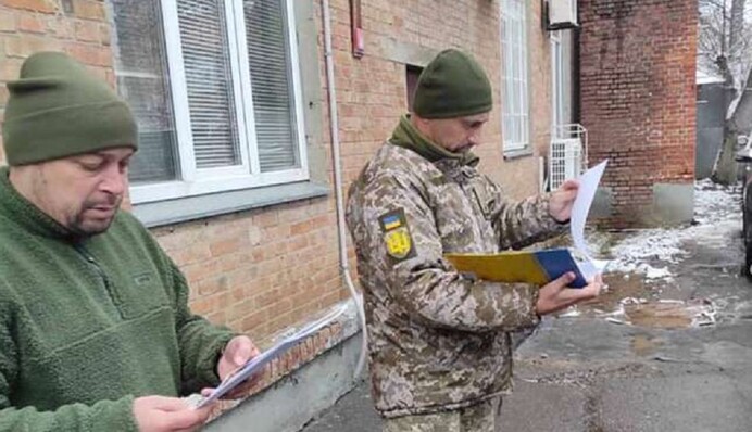 Вручення повісток на вулицях: в якому разі можна законно відмовити у перевірці документів