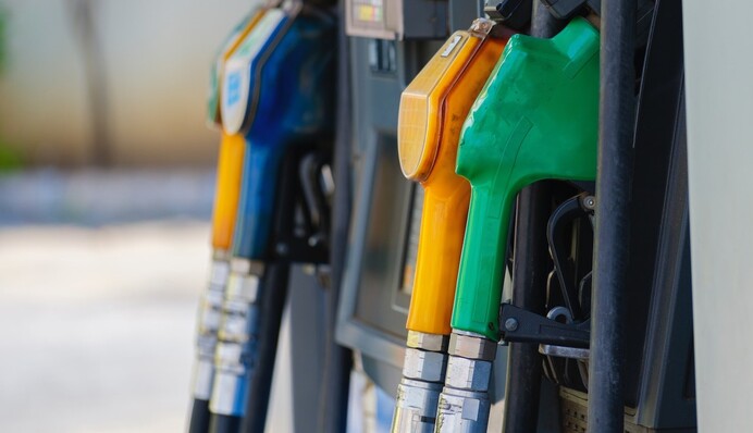 Чому в Україну хочуть повернути податки на паливо: озвучено причину