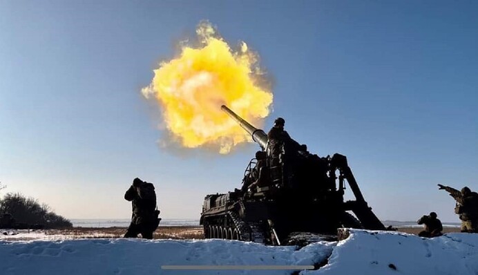 Росіяни змушують строковиків підписувати контракти: зведення за 2 квітня