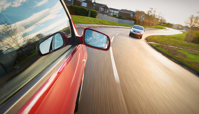 Кожен водій повинен знати це: поради щодо правильного обгону авто