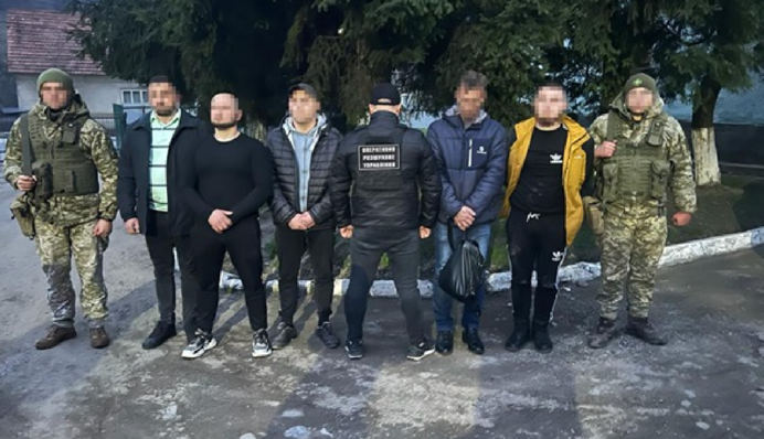 Намагалися потрапити до Румунії: прикордонники затримали ухилянтів на Закарпатті