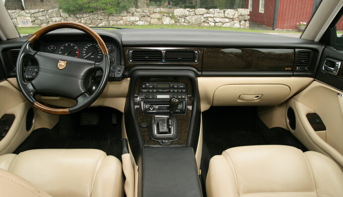 Завжди буде чисто у машині: корисний лайфхак для водіїв