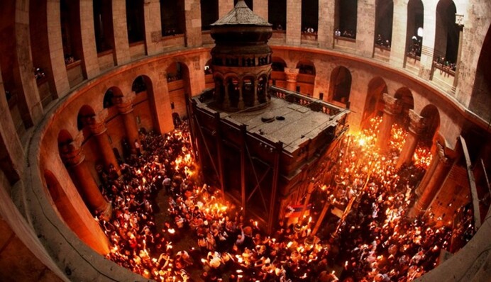 Схождение Благодатного огня в Иерусалиме 15 апреля: когда и где смотреть трансляцию