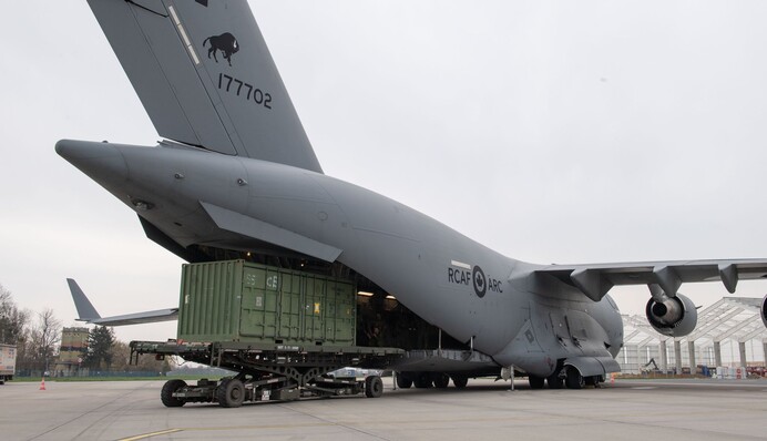 Незабаром будуть в Україні: канадські танки Leopard 2 прибули до Польщі