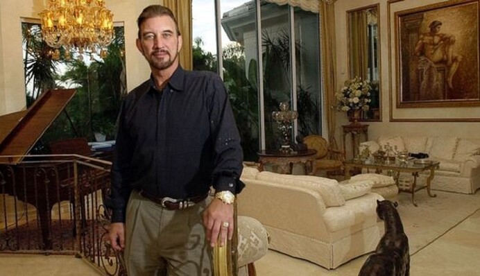 Був мільйонером, а помер у злиднях: чоловік 