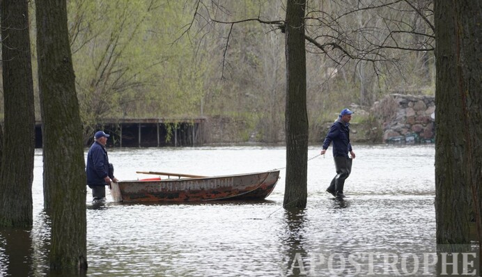 Київський Гідропарк йде під воду: фото потопу