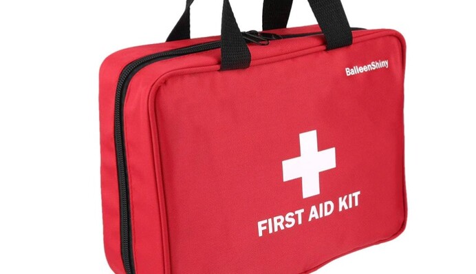 Чи штрафуватимуть за відсутність аптечки в авто: роз'яснення юристів