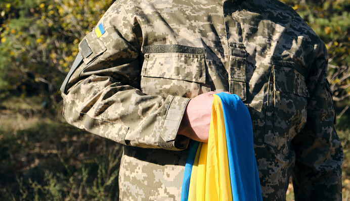 Без очередей и бюрократии: защитникам Украины станет проще выезжать на лечение за границу