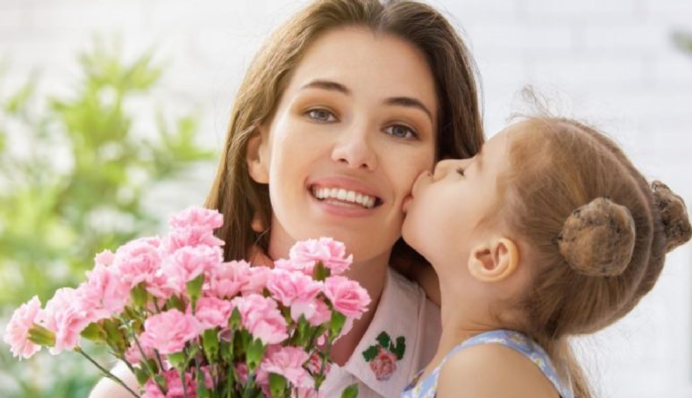 День дочери – 2023: красивые поздравления в прозе, картинках и стихах