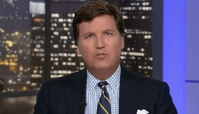 Fox News прекратила сотрудничество с одиозным Карлсоном: ему нашли 