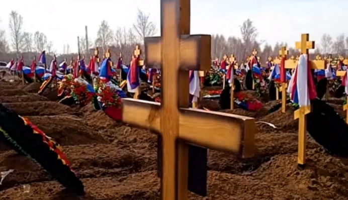 У Сибіру виявили цвинтар із сотнями свіжих могил 