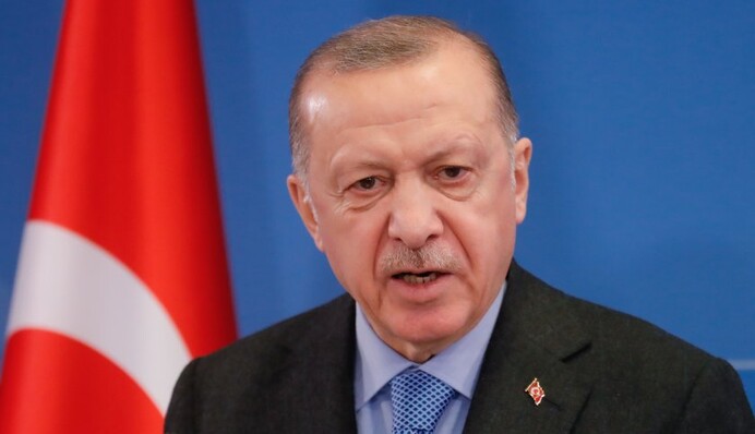 Эрдогану стало плохо в прямом эфире - подозревают инфаркт: видео