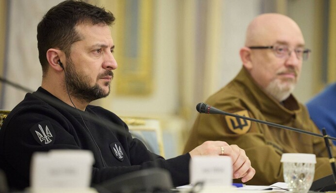 Военкомов отправят на фронт? Зеленский озвучил неожиданное предложение