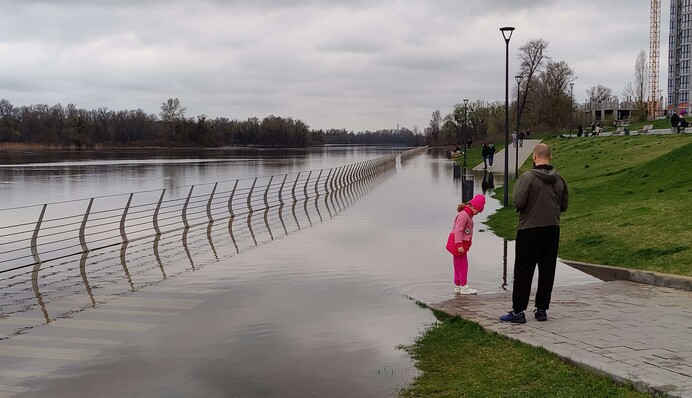 У Києві продовжує підвищуватися  рівень води: в яких районах найбільша небезпека