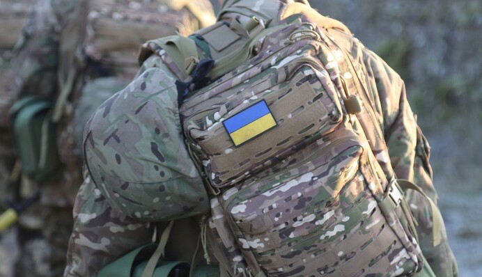 Учатся штурмовать и держать позиции: кадры тренировок ВСУ в Британии