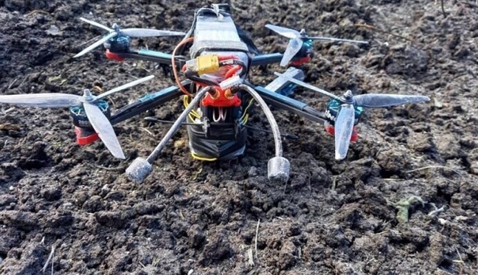 З ла*на і палиць: генерал Марченко показав «аналоговнєт», яким окупанти відволікають українську ППО. Фото