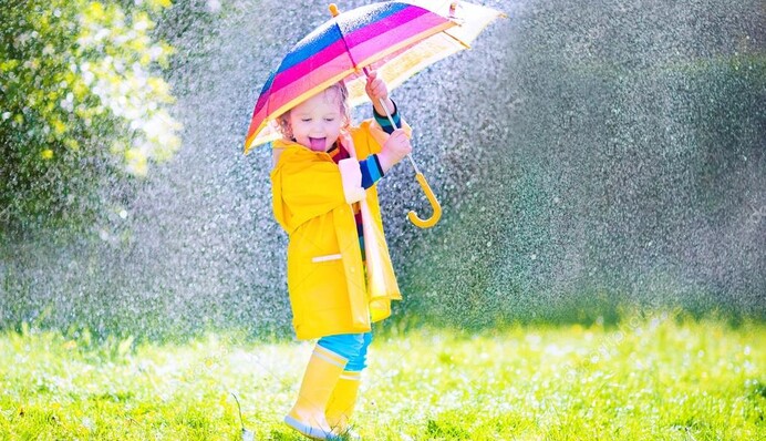 Майже літнє тепло, але місцями пройдуть дощі: прогноз синоптиків на середу