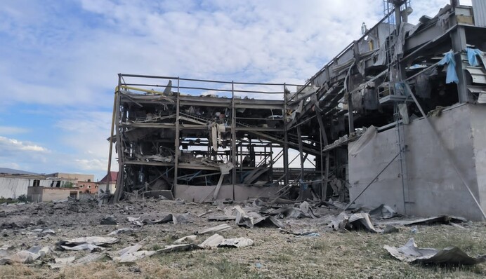 Окупанти вдарили по Краматорську та Слов'янську: пошкоджено промисловий об'єкт, фото