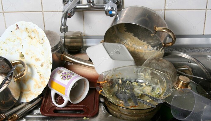 Почему нельзя оставлять на ночь грязную посуду: повод задуматься ленивым хозяйкам