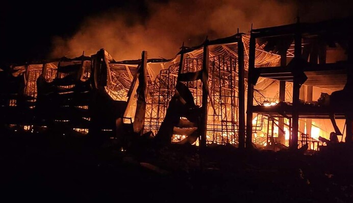 Росія влаштувала нічну атаку: на Одещині влучання у склад, у Києві є постраждалі. Фото, відео і всі подробиці