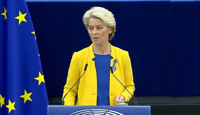 Президент Еврокомиссии Урсула фон дер Ляен прибыла с визитом в Киев: "здесь ежедневно защищают европейские ценности". Фото