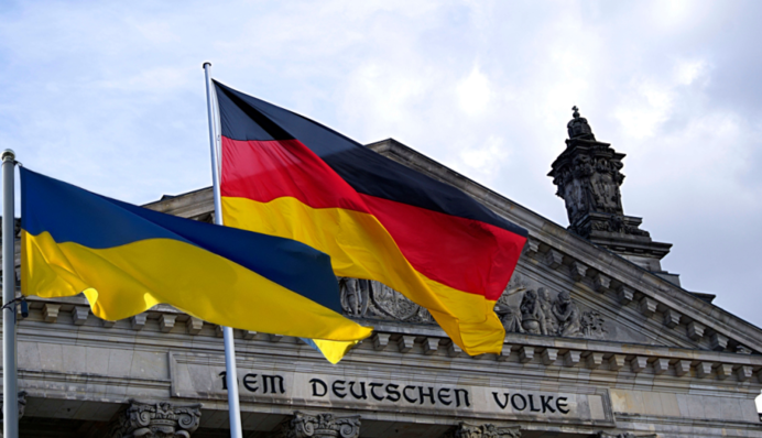 В посольстве Украины в Германии отказались от возложения цветов к советским памятникам: возвращаем свою историю