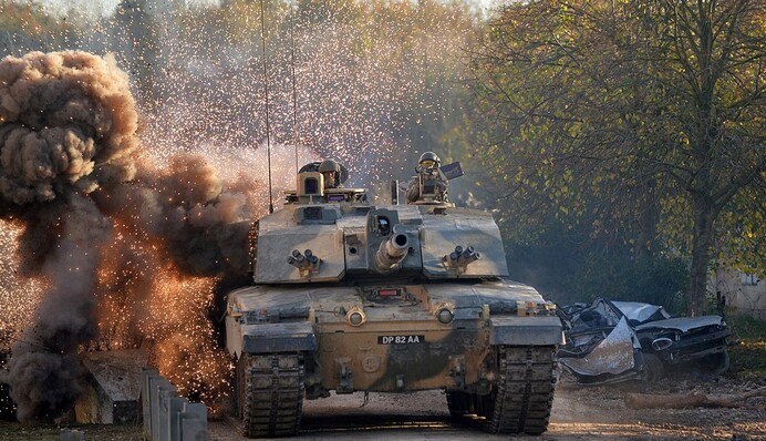 Всі обіцяні Великою Британією танки Challenger 2 вже в Україні, — міністр оборони Воллес