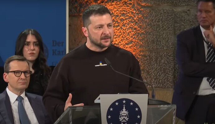 "Путін обрав катастрофу, і він один проти всіх": Зеленський виступив із потужною промовою на врученні премії Карла Великого