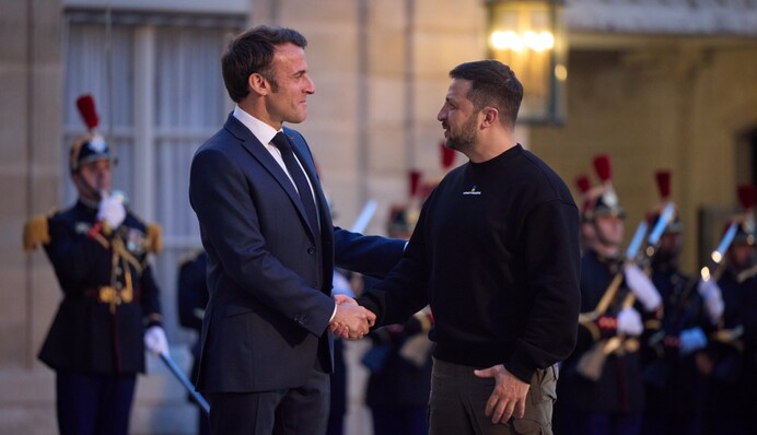Візит Зеленського у Францію: Париж передасть новий пакет військової допомоги Україні