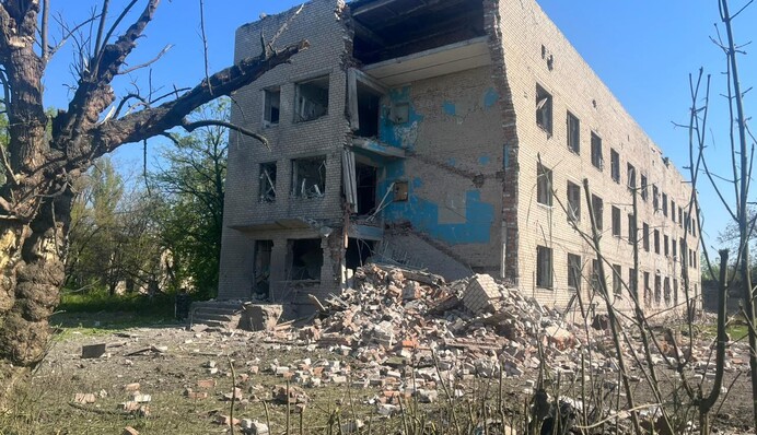 Росіяни вдарили з авіації по лікарні в Авдіївці, загинули мирні жителі: фото